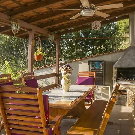 Apartamento By The Sea Tisno, Murter - 15895